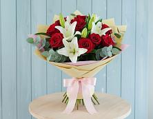 Букет цветов из:  Лилии и Розы в Черноерковской