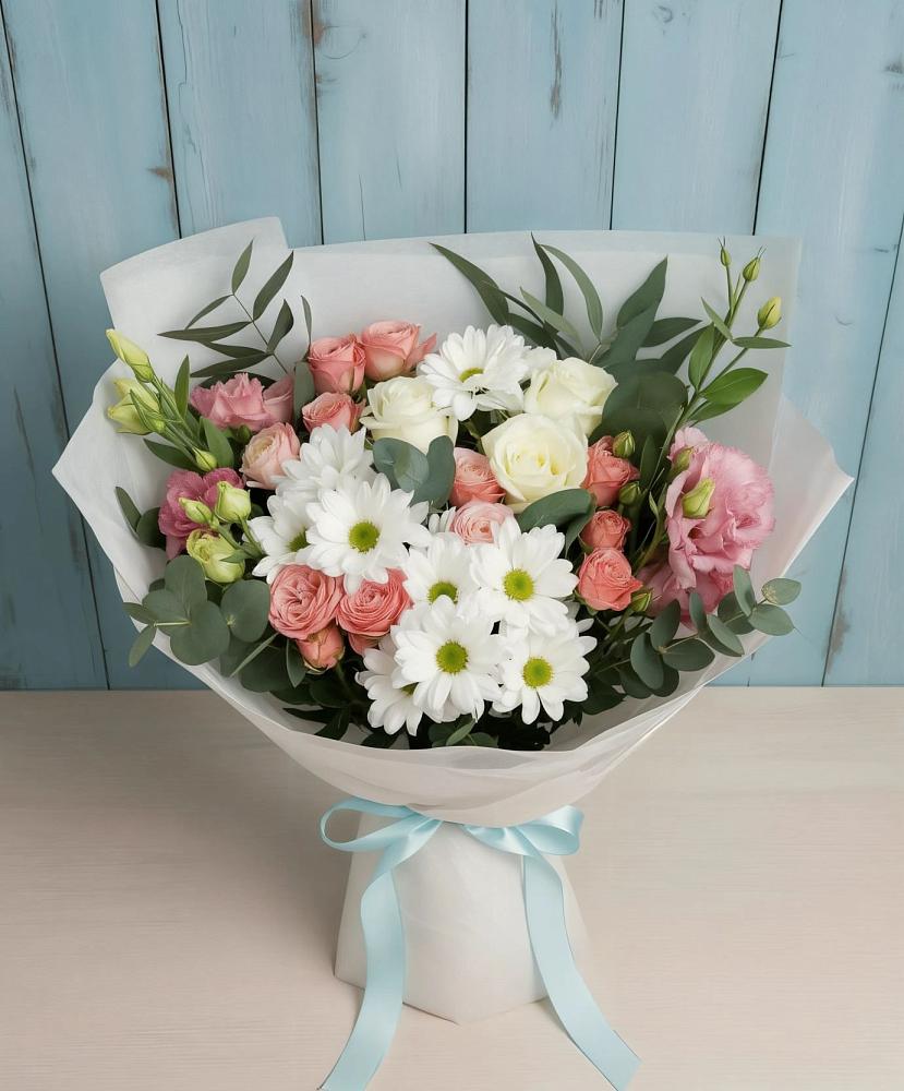 Букет цветов из: Розы, Лизиантусы и Хризантемы в Черноерковской