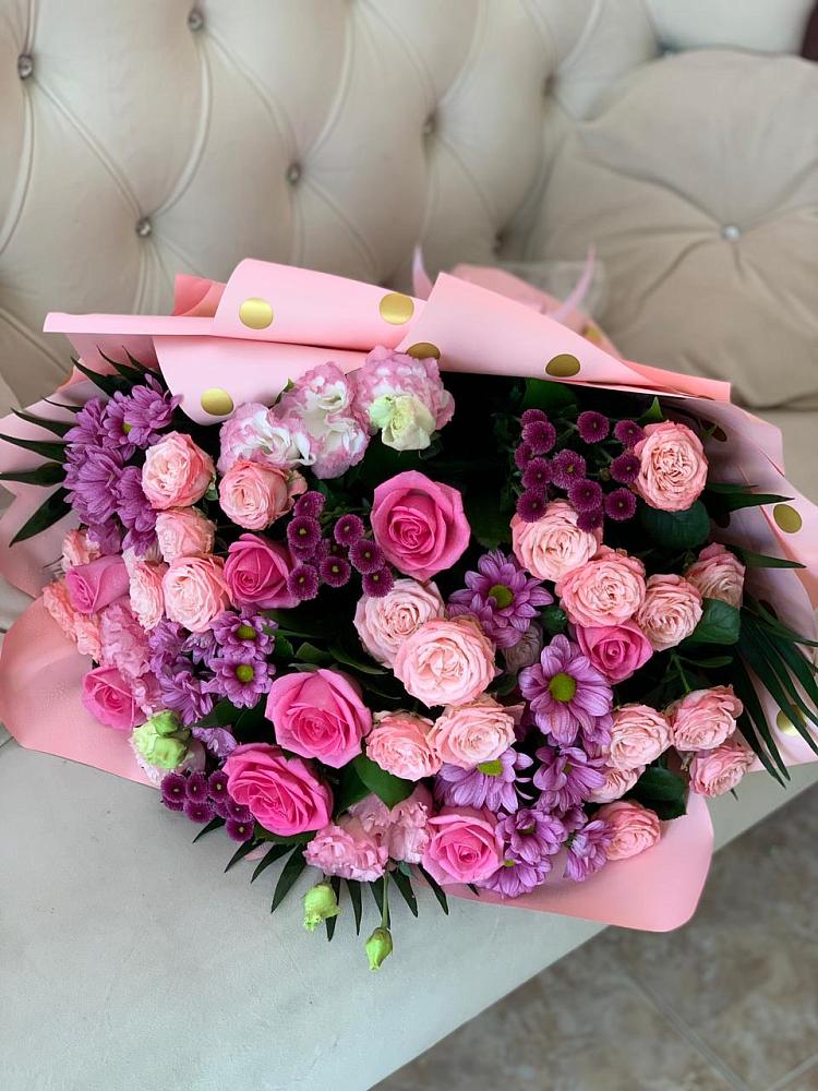 Букет цветов из: Хризантемы, Розы и Лизиантусы в Черноерковской