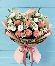 Букет цветов из:  Розы, Альстромерии и Лизиантусы в Черноерковской