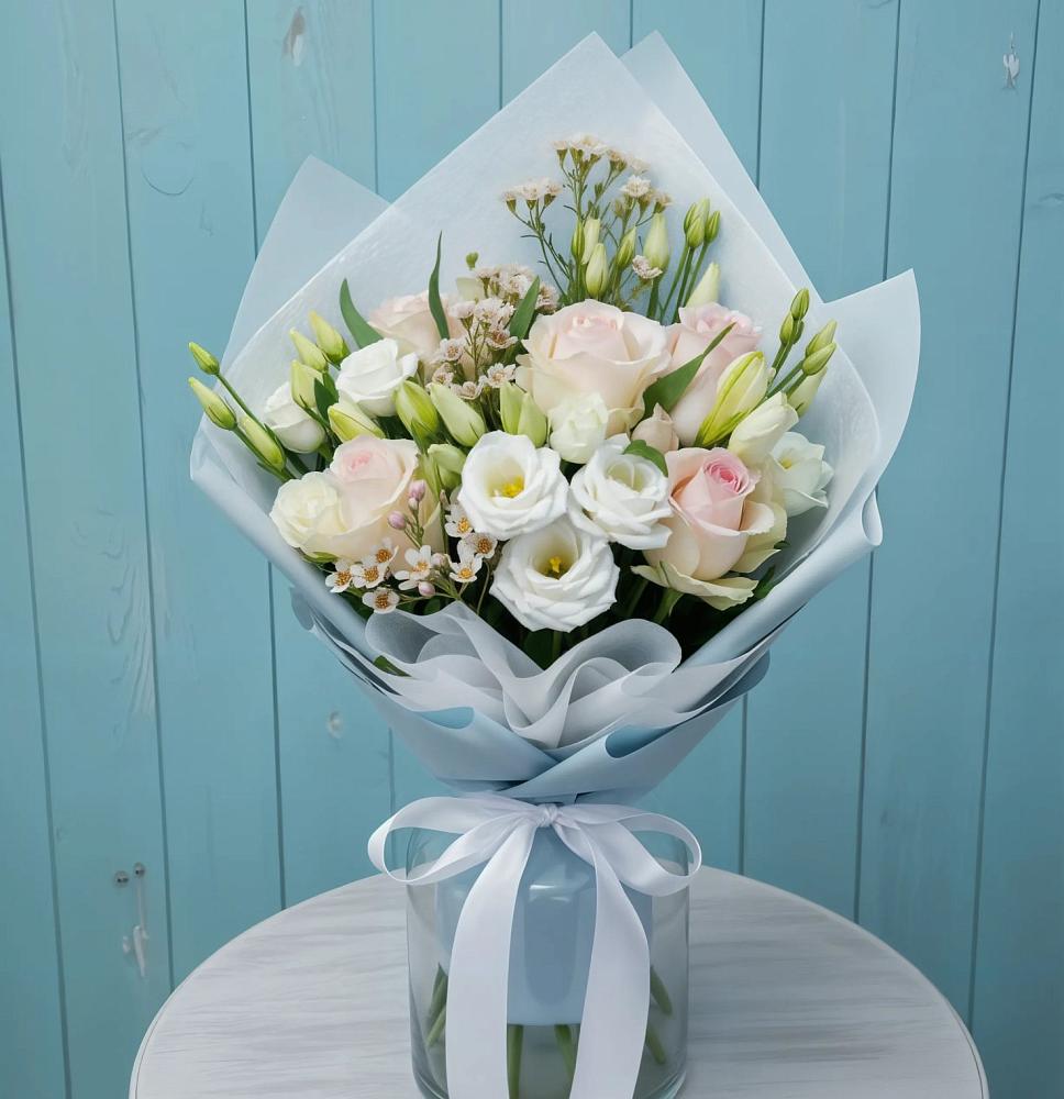 Букет цветов из: Розы и Лизиантусы в Черноерковской