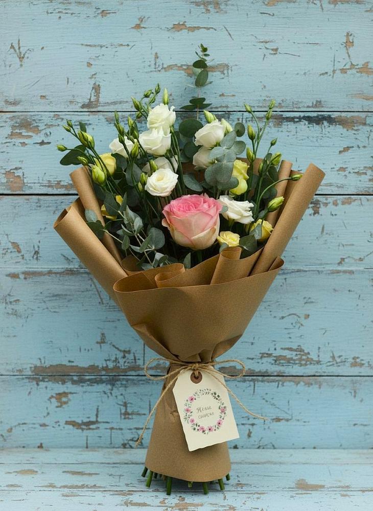 Букет цветов из: Розы и Лизиантусы в Черноерковской