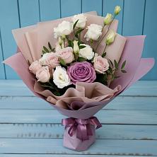 Букет цветов из:  Розы и Лизиантусы в Черноерковской