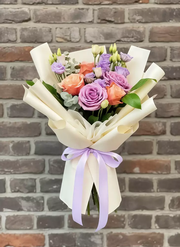 Букет цветов из: Лизиантусы и Розы в Черноерковской