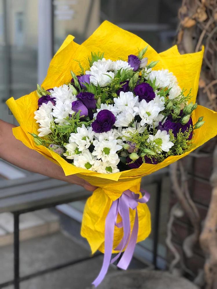 Букет цветов из: Ирисы, Хризантемы и Ромашки в Черноерковской