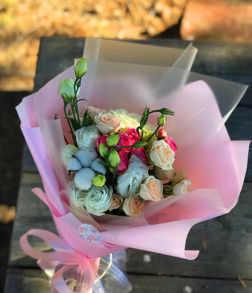 Букет цветов из: Розы и Лизиантусы в Черноерковской