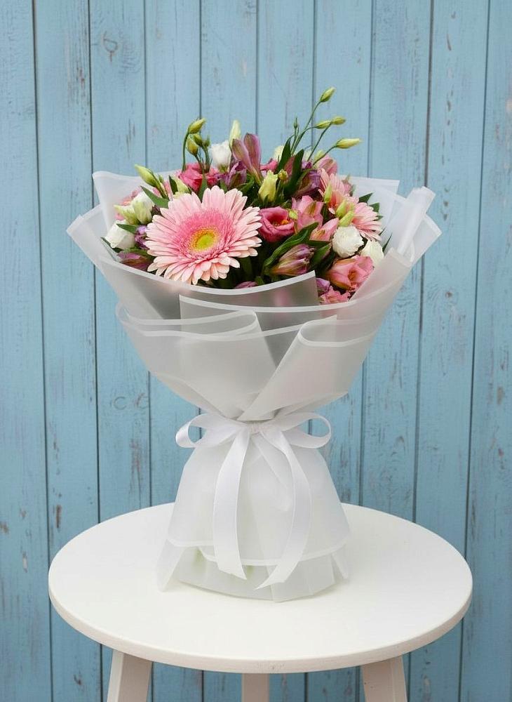 Букет цветов из: Герберы, Альстромерии и Лизиантусы в Черноерковской