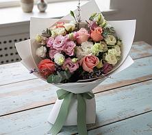 Букет цветов из:  Розы, Лизиантусы и Гвоздики #REPLACE_PRED# Черноерковской