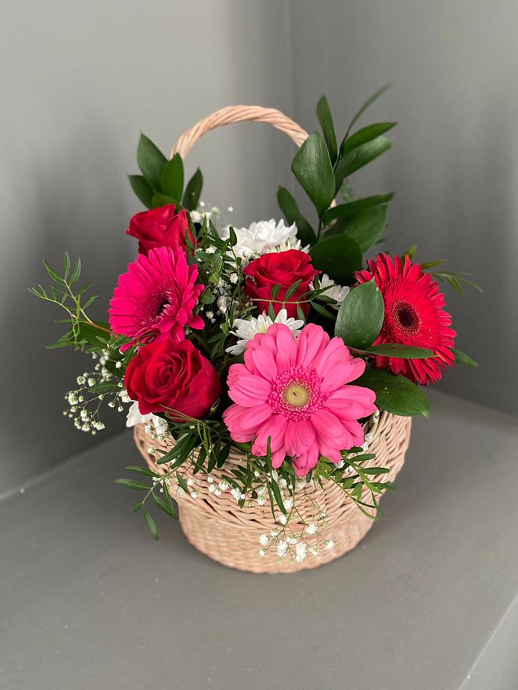 Цветочная композиция из Розы, Хризантемы и Герберы в корзине в Черноерковской