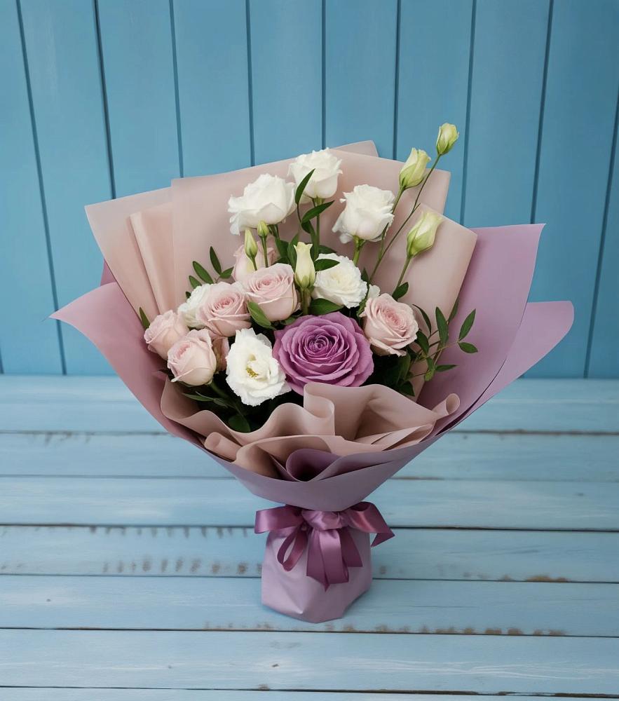 Букет цветов из: Розы и Лизиантусы в Черноерковской